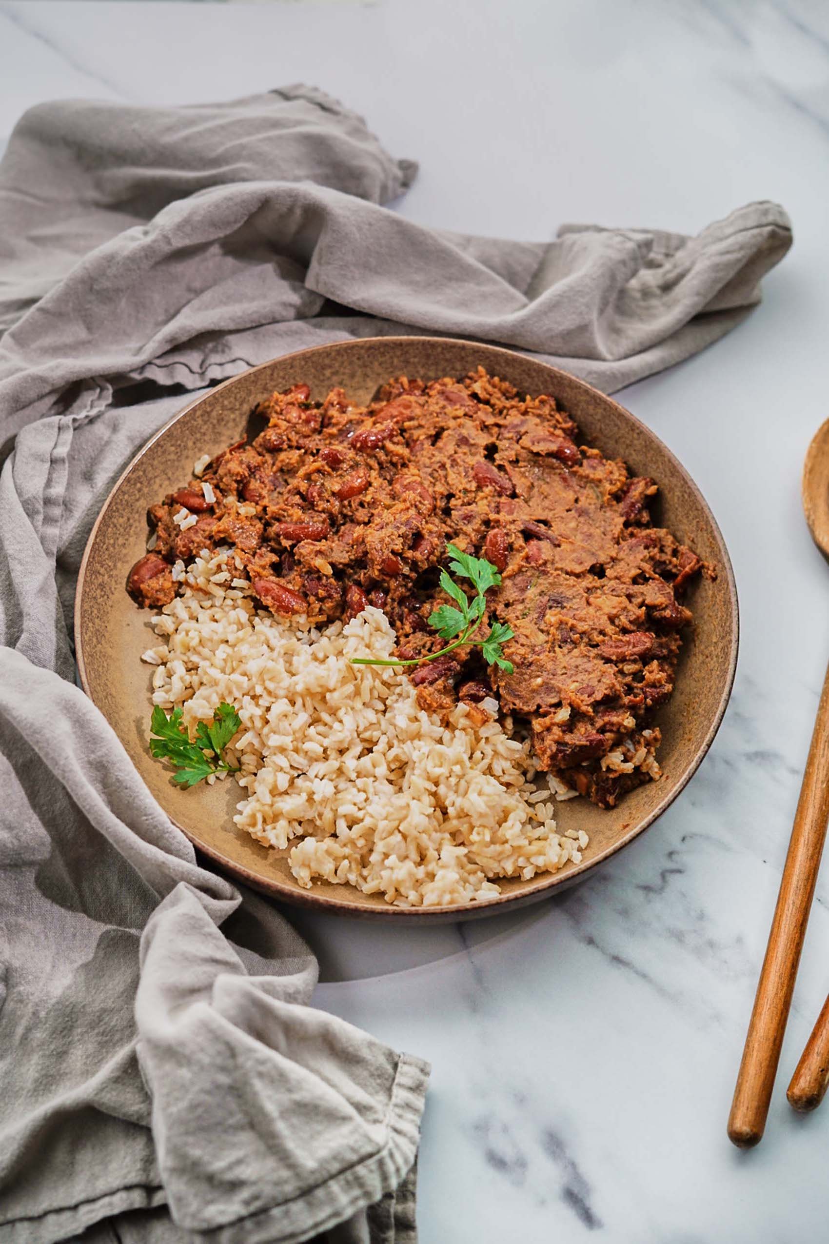 https://www.emilieeats.com/wp-content/uploads/2016/09/cajun-style-red-beans-and-rice-6.jpg