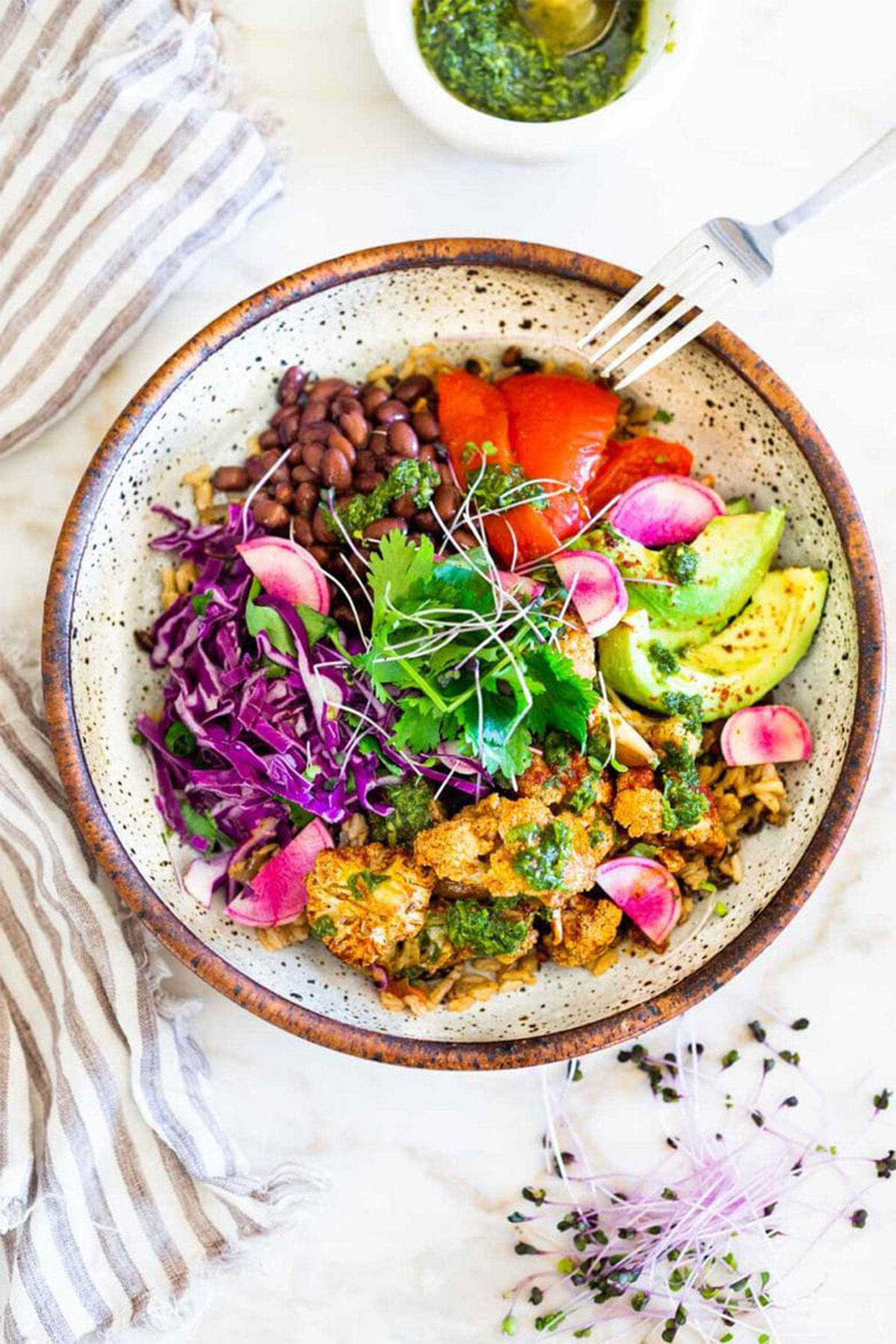 https://www.emilieeats.com/wp-content/uploads/2016/10/25-vegan-power-bowls-packable-lunch-recipes-19.jpg