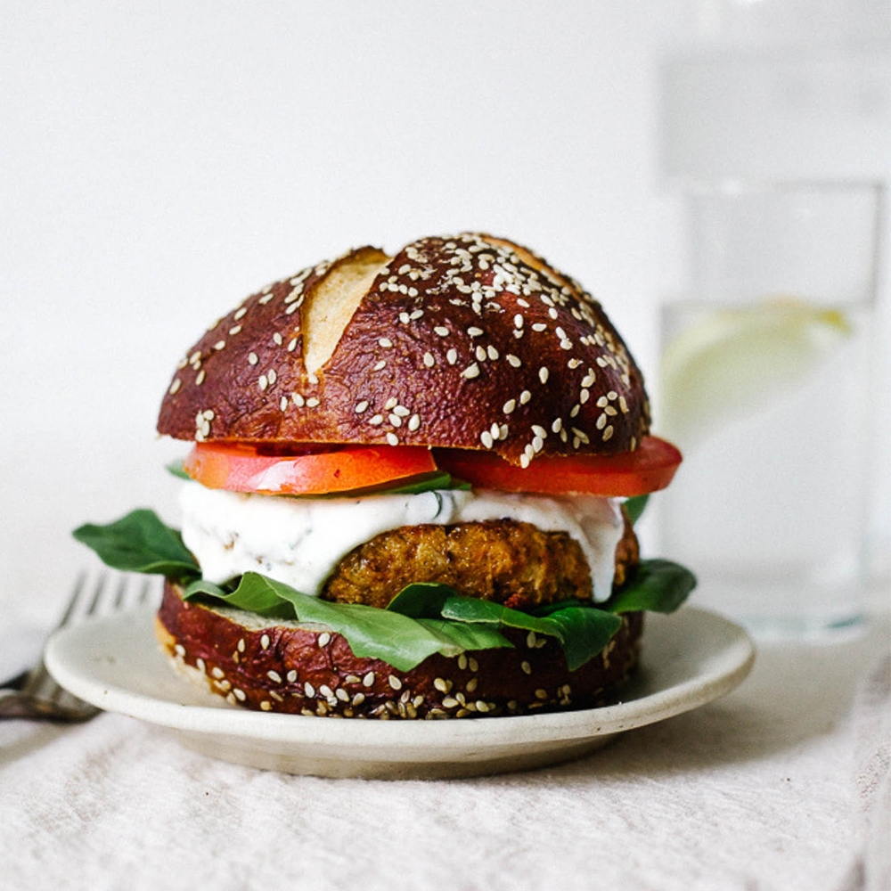 https://www.emilieeats.com/wp-content/uploads/2019/05/15-vegan-veggie-burgers-grill-summer-bean-vegetarian-gluten-free-dinner-feat.jpg